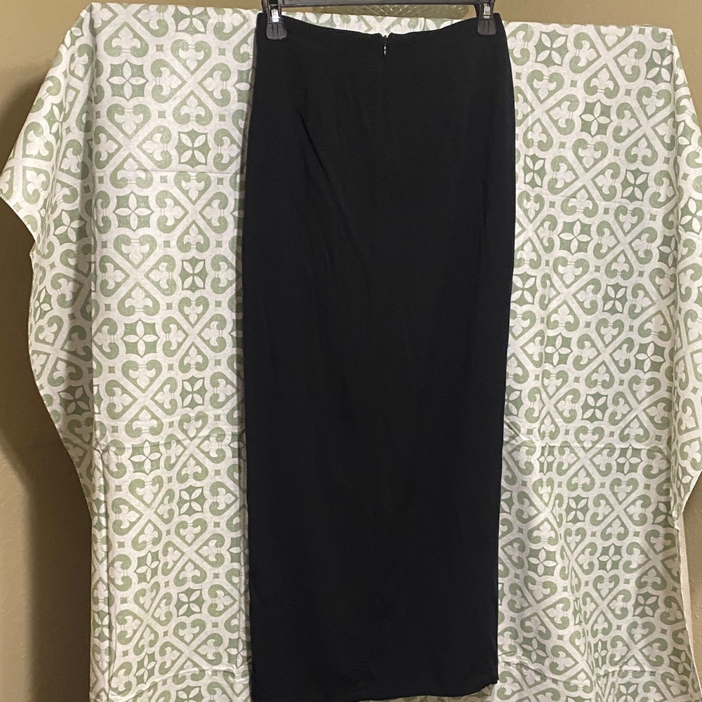 Forever 21 Black A-Line Skirt - Picture 3 of 4